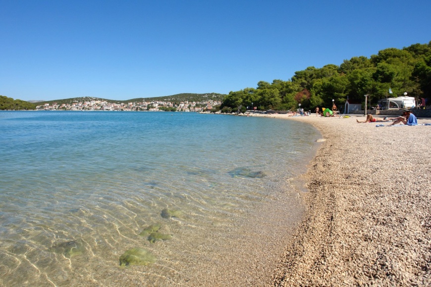 Šljunak na plaži Lovišća