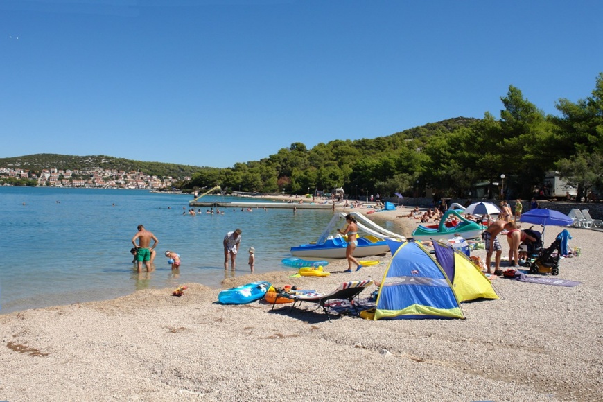 Kupanje na plaži Lovišća