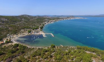 Uvala Plitka Vala Betina